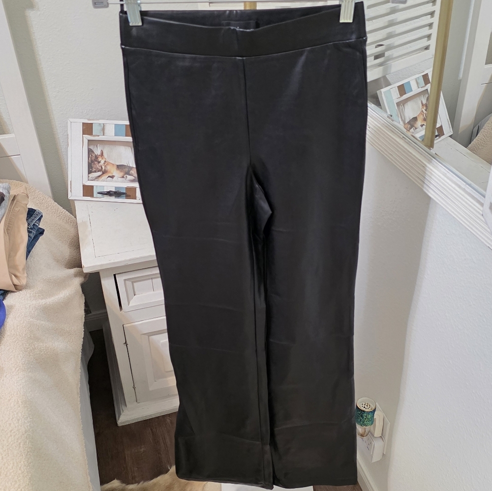 🆕️ Aritzia Upstage Flared Vegan Leather Pant - Picture 5 of 16